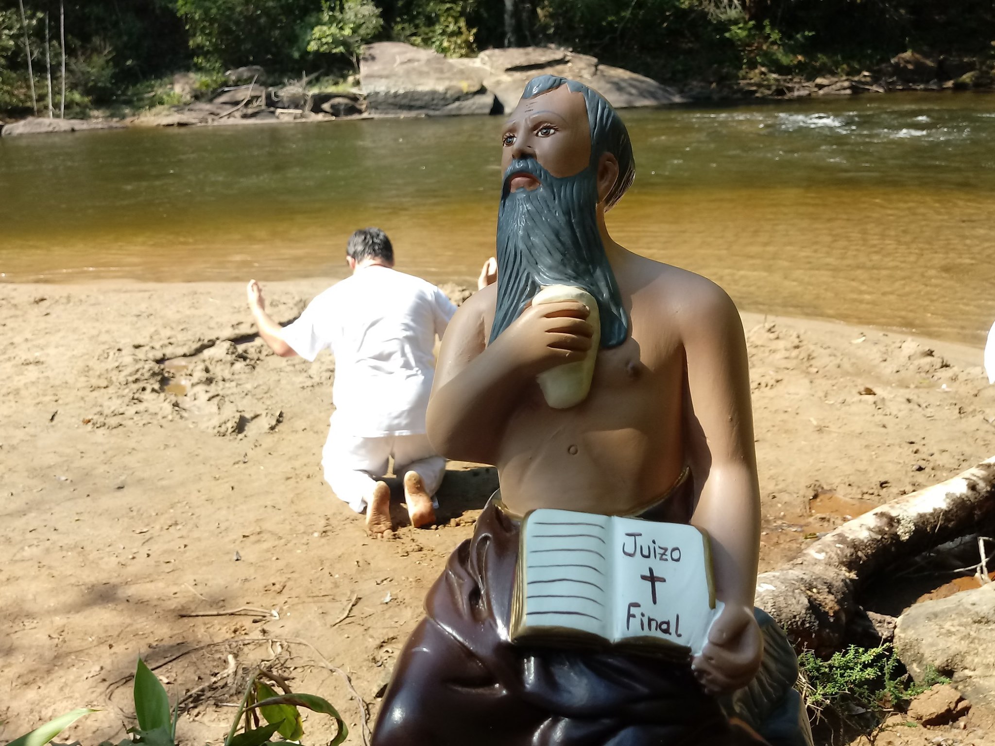 Trabalhos na Cachoeira - Foto 05